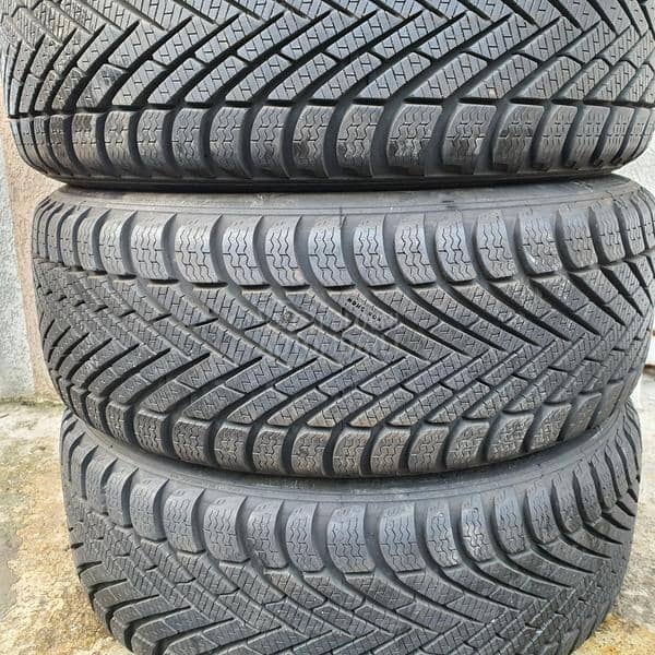 Pirelli 195/45 R16 Zimska