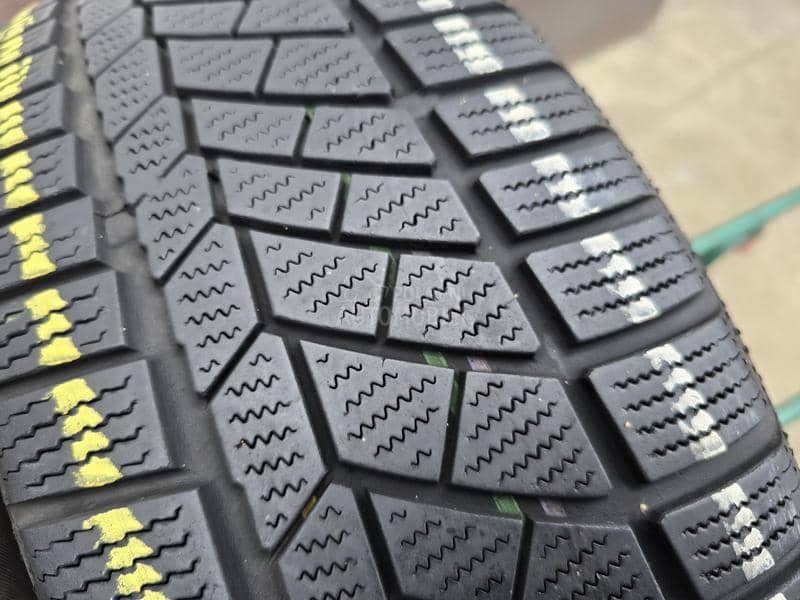 Continental 205/60 R16 Zimska