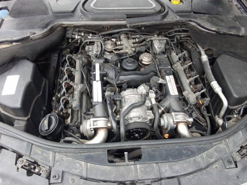 Audi A8 2005. god. -  kompletan auto u delovima