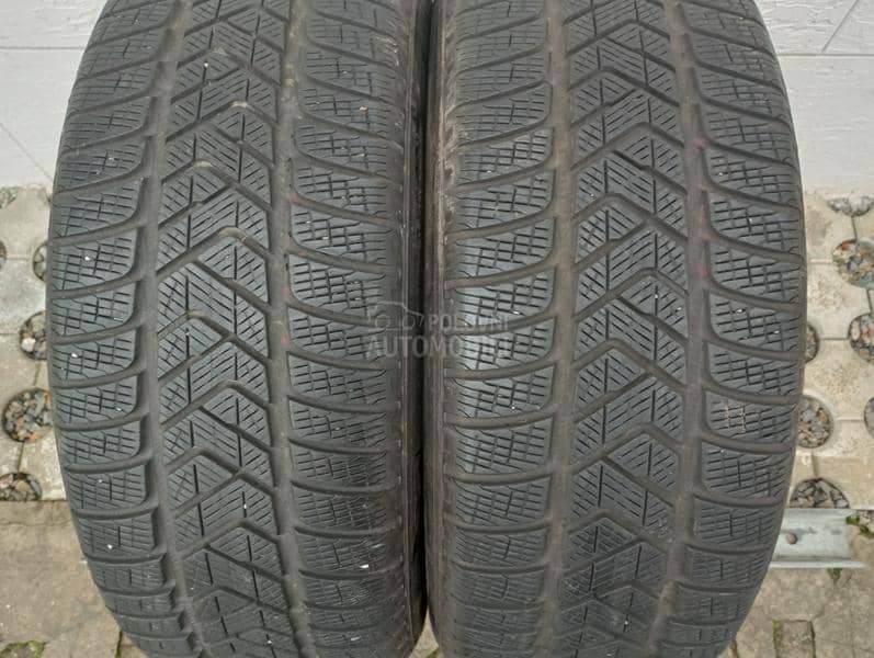 Pirelli 235/60 R18 Zimska