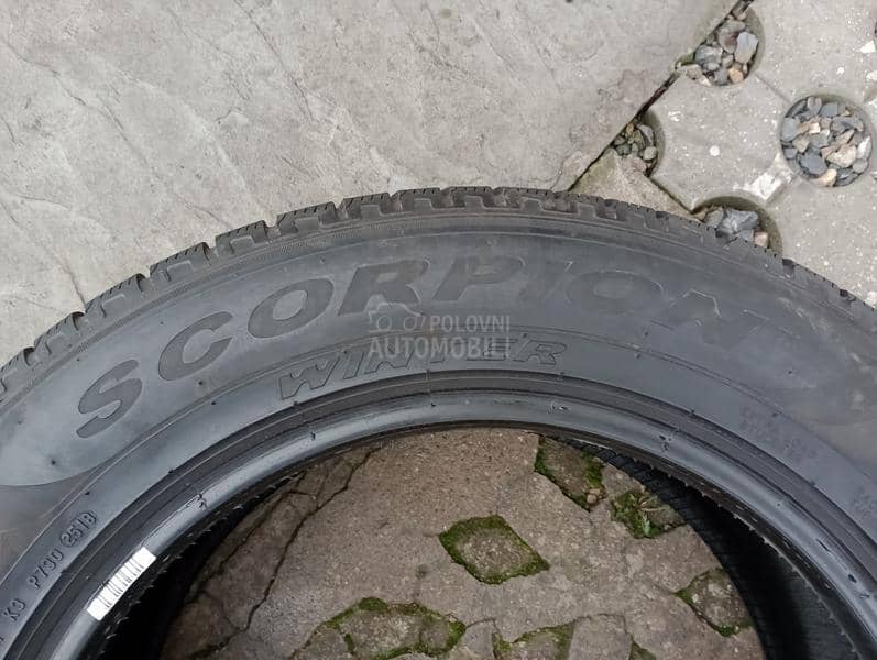 Pirelli 235/60 R18 Zimska