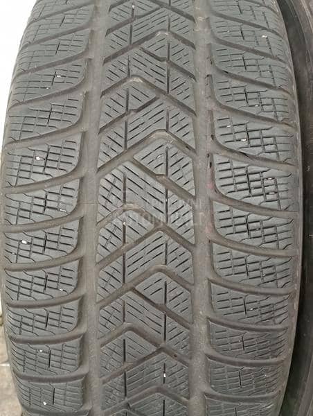 Pirelli 235/60 R18 Zimska