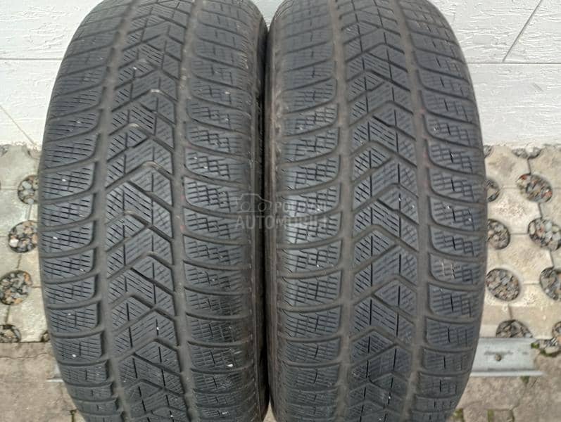 Pirelli 235/60 R18 Zimska