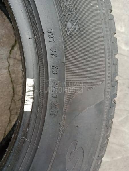 Pirelli 235/60 R18 Zimska