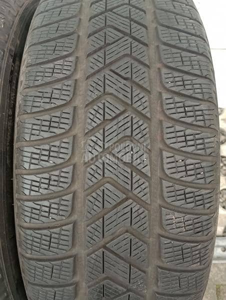 Pirelli 235/60 R18 Zimska
