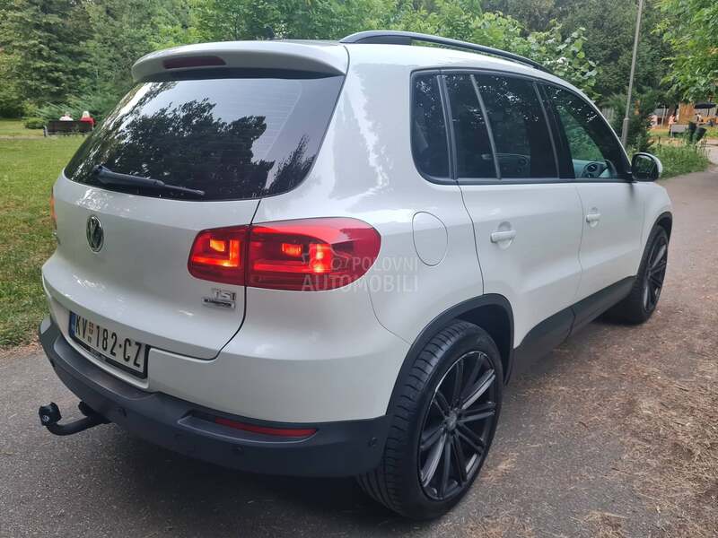 Volkswagen Tiguan 1.4 TFSI SPORT