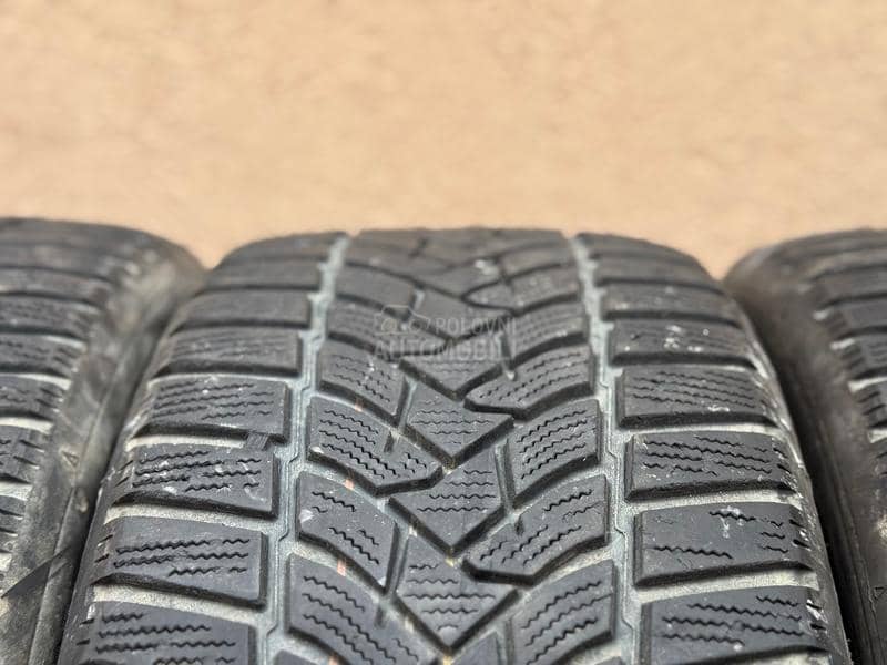 Dunlop 225/45 R17 Zimska