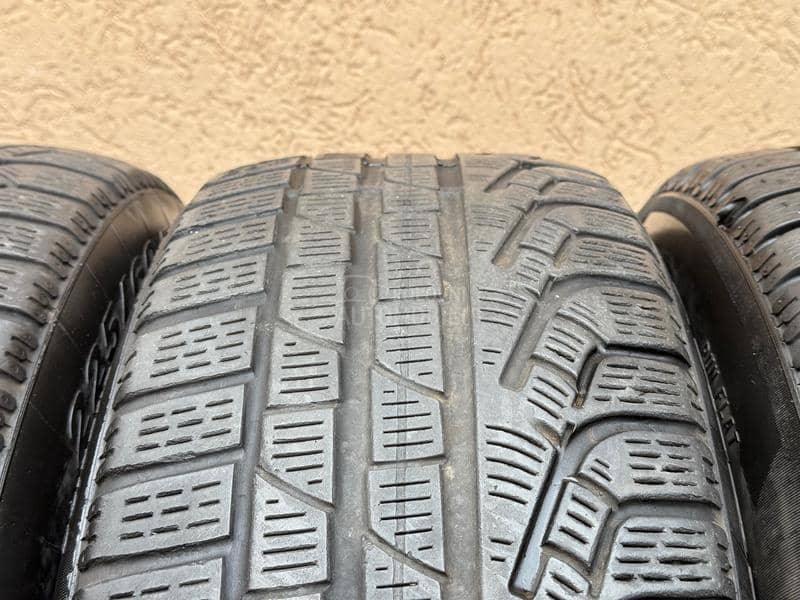Pirelli 225/60 R17 Zimska
