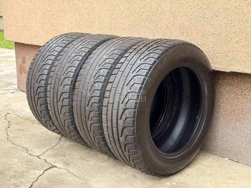 Pirelli 225/60 R17 Zimska