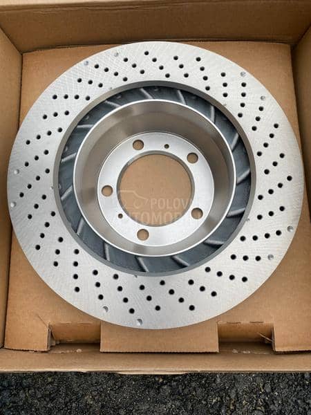 Zadnji levi disk