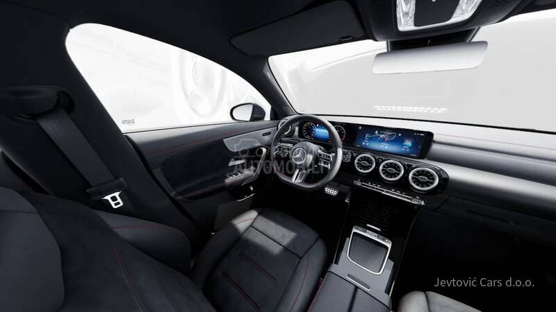 Mercedes Benz CLA 180 AMG