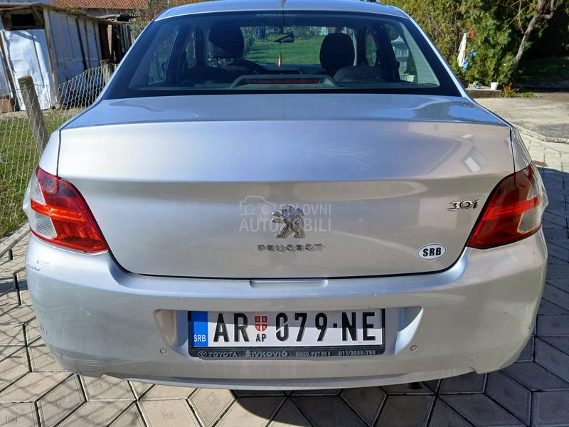 Peugeot 301 AUTO/MATIC ALLURE