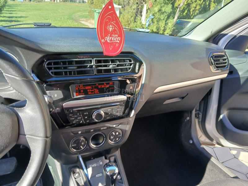 Peugeot 301 AUTO/MATIC ALLURE