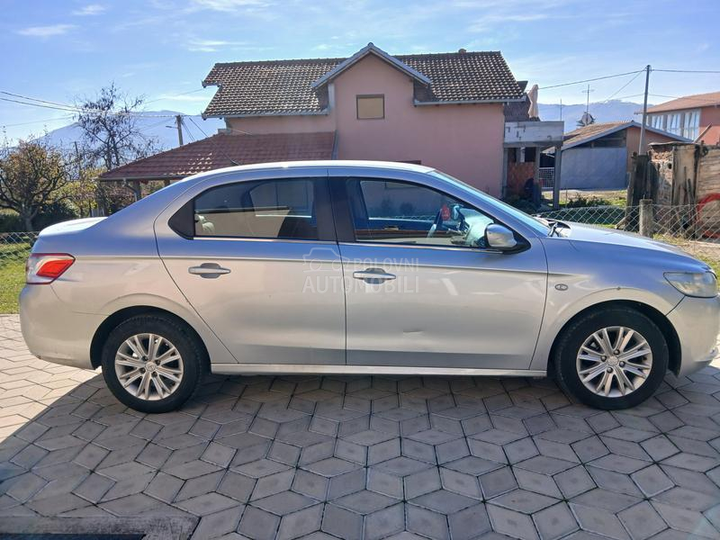 Peugeot 301 AUTO/MATIC ALLURE