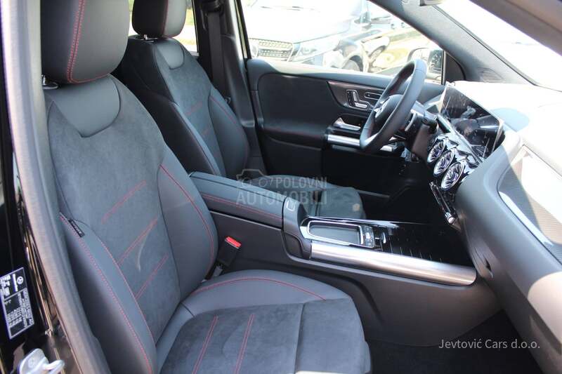 Mercedes Benz GLA 200 AMG