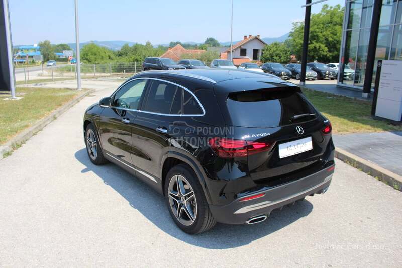 Mercedes Benz GLA 200 AMG