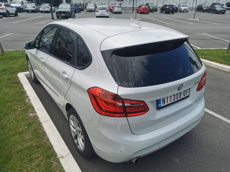 BMW 216 d     harman/kardon