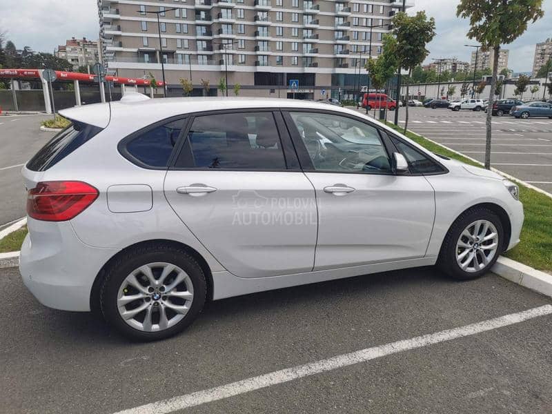 BMW 216 d     harman/kardon