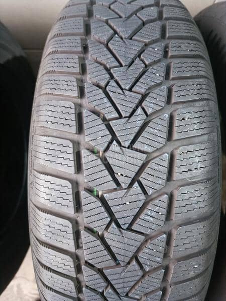 Uniroyal 215/65 R17 Zimska