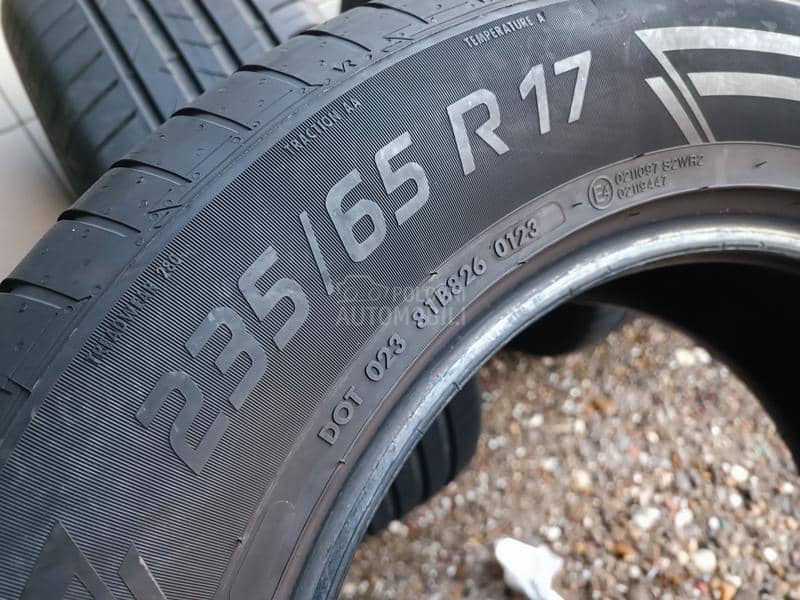 Vredestein 235/65 R17 Letnja