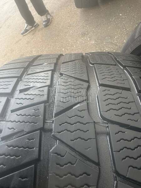 Continental 255/40 R18 Zimska