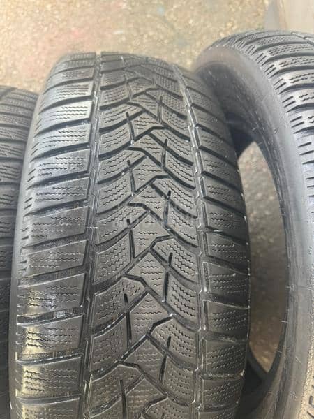 Dunlop 215/60 R16 Zimska