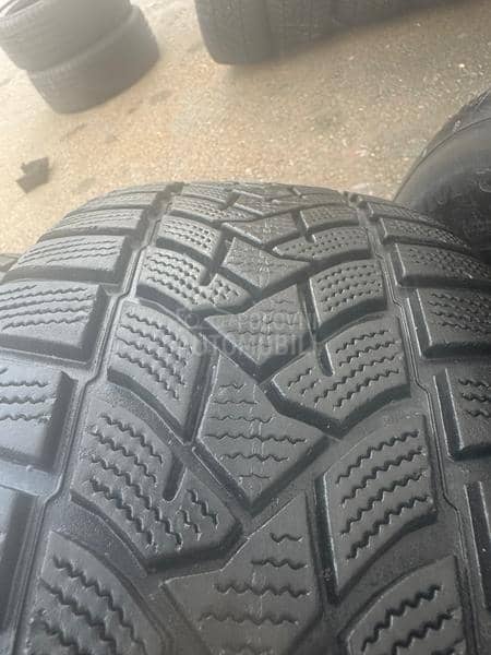 Dunlop 215/60 R16 Zimska