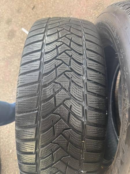 Dunlop 215/60 R16 Zimska
