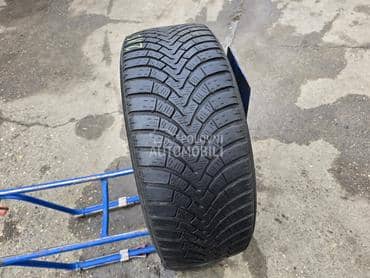 Falken 215/55 R17 Zimska
