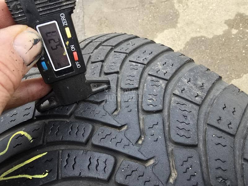 Falken 215/55 R17 Zimska