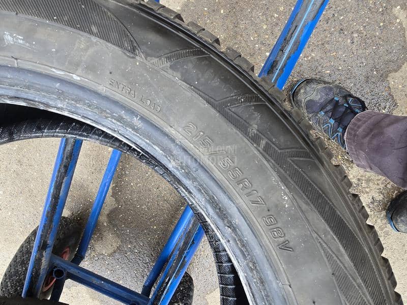 Falken 215/55 R17 Zimska