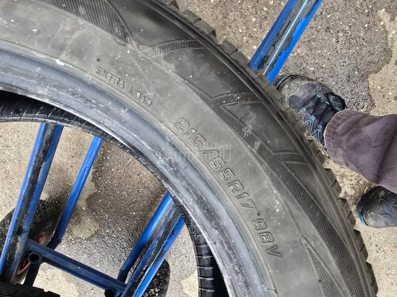 Falken 215/55 R17 Zimska
