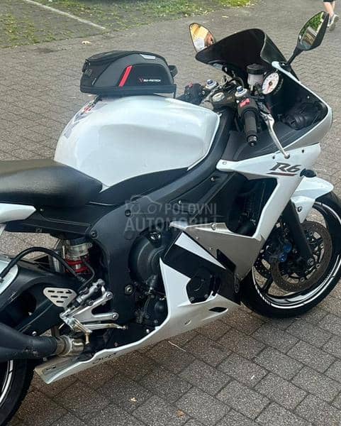 Yamaha R6