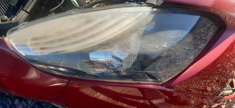 KOMPLETAN AUTO U DELOVIMA