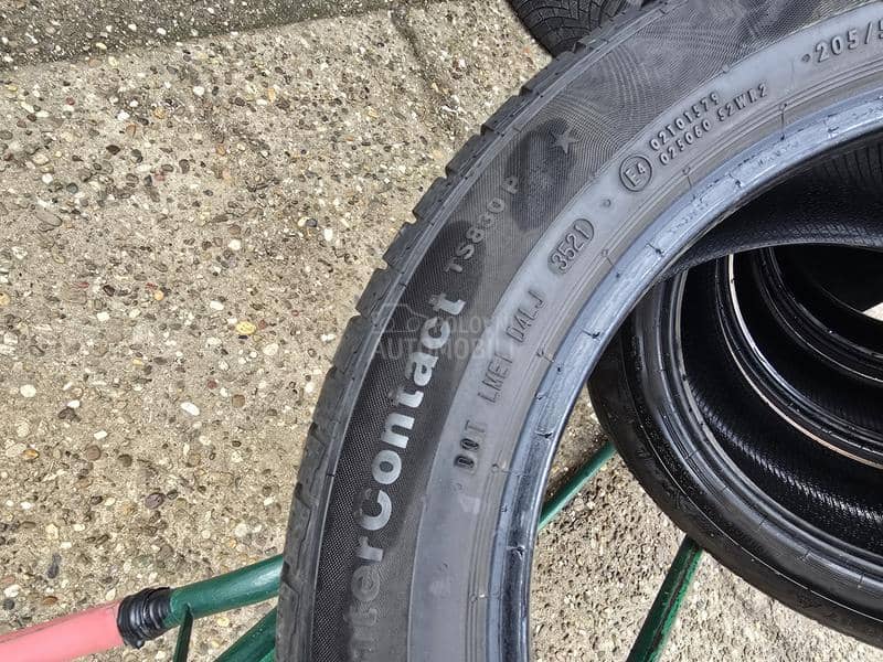 Continental 205/55 R17 Zimska