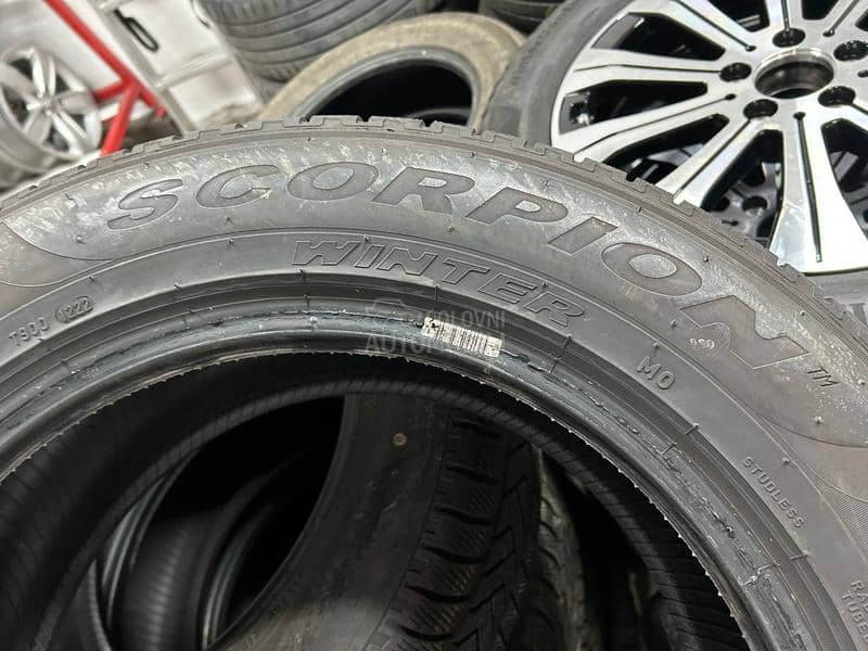 Pirelli 235/60 R18 Zimska
