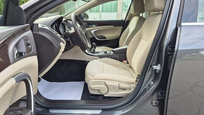 Opel Insignia // C O S M O //