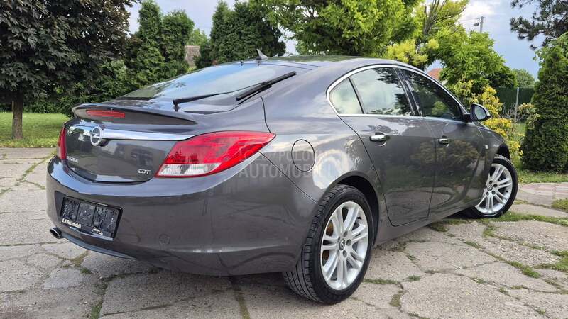 Opel Insignia // C O S M O //