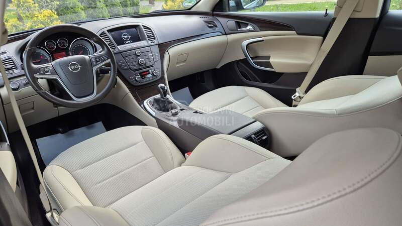 Opel Insignia // C O S M O //