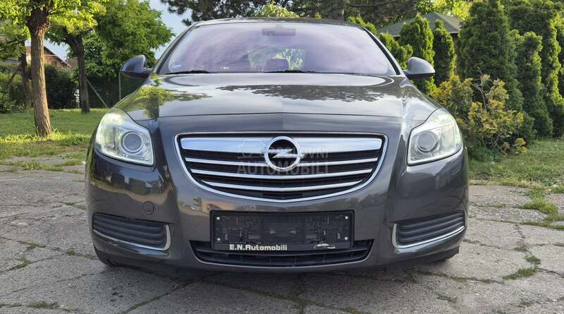 Opel Insignia // C O S M O //