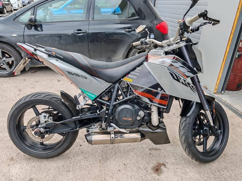KTM Duke 690