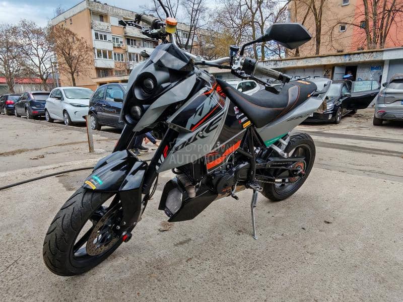 KTM Duke 690