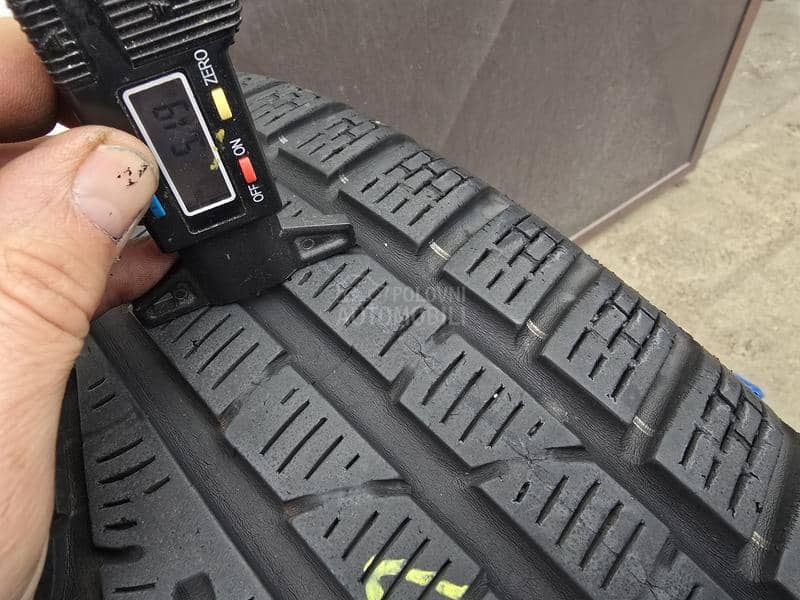 Pirelli 215/60 R17 Zimska