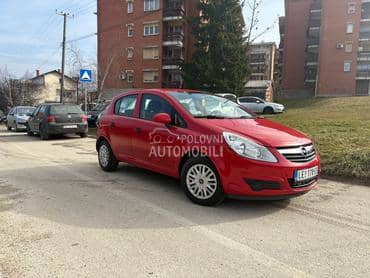 Opel Corsa D 12i.   N.O.V.