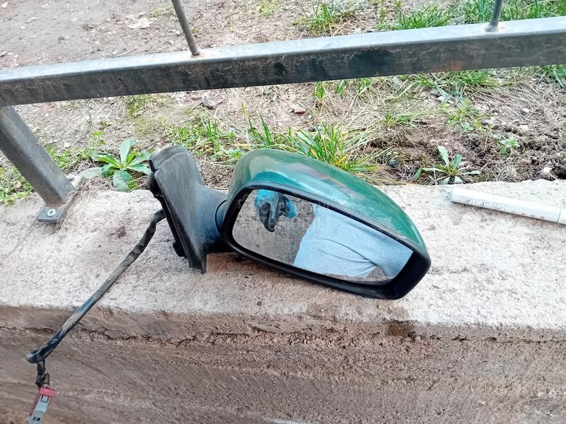 Desni retrovizor 3 vrata