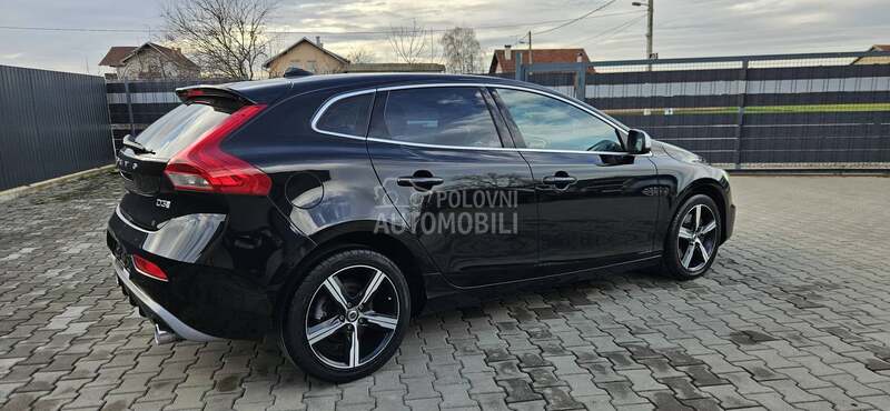 Volvo V40 