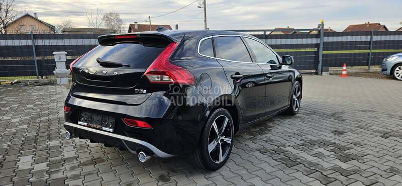 Volvo V40 