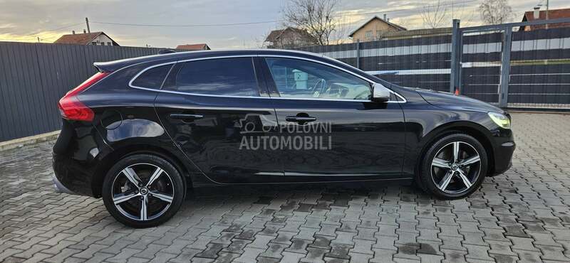 Volvo V40 