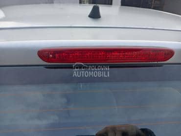 trece stop svetlo za Fiat Grande Punto