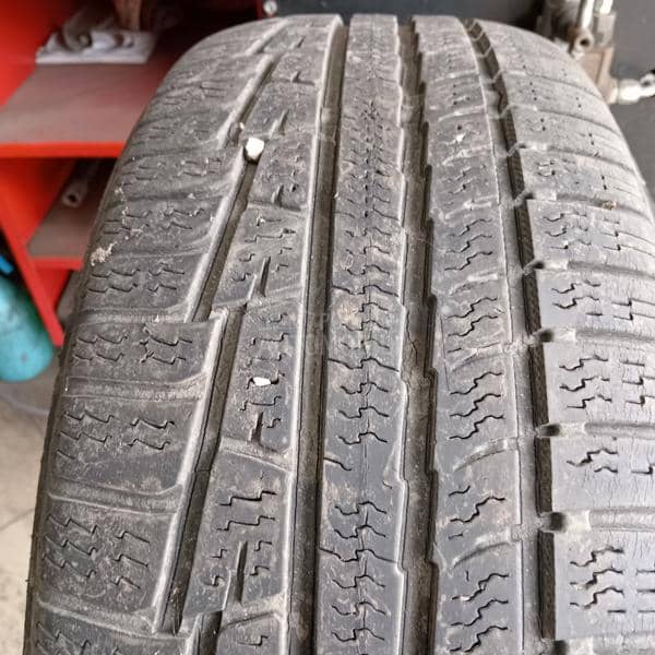 Nokian 215/55 R17 Zimska